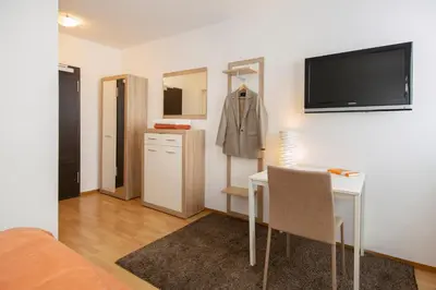 Küche/Küchenzeile in der Unterkunft Hotel & Boarding House Schlosserwirt