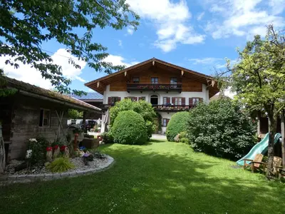 Ein Garten an der Unterkunft Apartments Donebauer