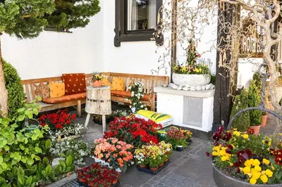Ein Garten an der Unterkunft Ferienwohnungen Kurhotel Eichinger
