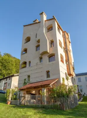 Das Gebäude in dem sich die Ferienwohnung befindet