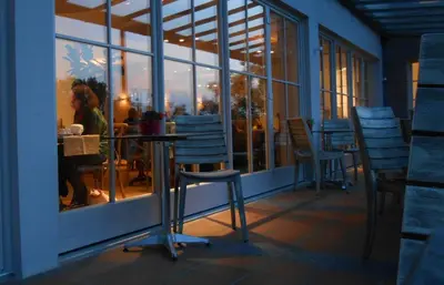 Ein Restaurant oder anderes Speiselokal in der Unterkunft aussicht bio hotel restaurant cafe