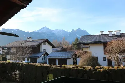 Ein allgemeiner Bergblick oder ein Berglick von der Ferienwohnung aus