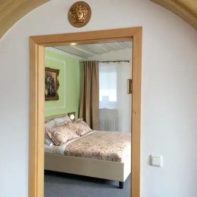 Ein Bett oder Betten in einem Zimmer der Unterkunft Golden GaPa Central Family Apartment 8