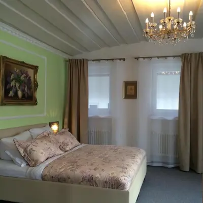 Ein Bett oder Betten in einem Zimmer der Unterkunft Golden GaPa Central Family Apartment 8