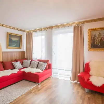 Golden GaPa Central Family Apartment 8