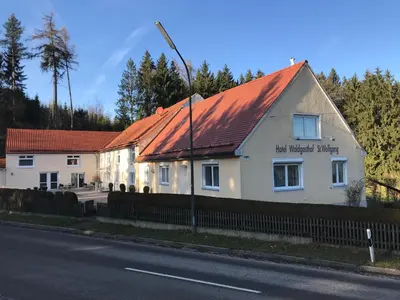 Das Gebäude in dem sich das Hotel befindet