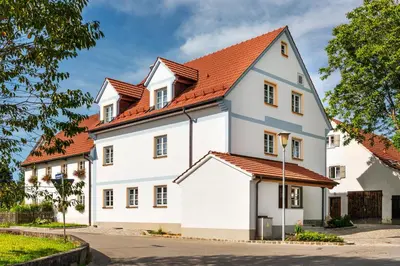 Das Gebäude in dem sich die Pension befindet