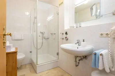 Ein Badezimmer in der Unterkunft Landhaus Hubertus