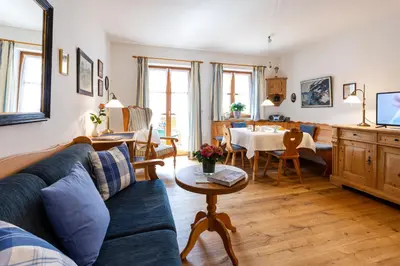 Ein Sitzbereich in der Unterkunft Landhaus Hubertus