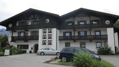 Das Gebäude in dem sich die Pension befindet