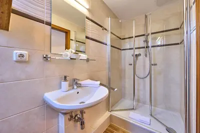 Ein Badezimmer in der Unterkunft Hotel Drei Mohren