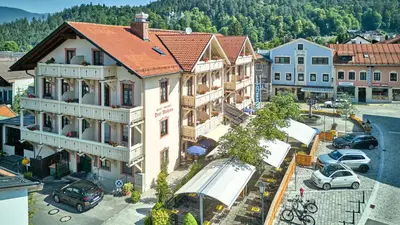Ein allgemeiner Bergblick oder ein Berglick von des Hotels aus