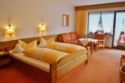 Ein Sitzbereich in der Unterkunft Ferienhotel Barmsee