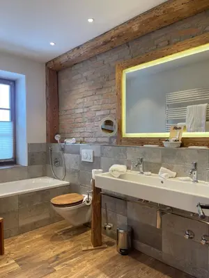 Ein Badezimmer in der Unterkunft Hotel Maier zum Kirschner