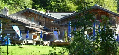 Ein Garten an der Unterkunft Schwaigeralm