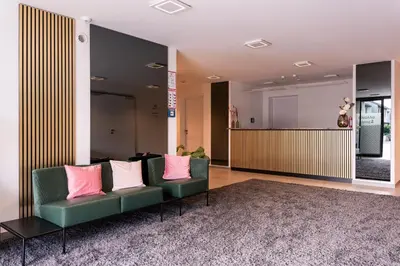 Küche/Küchenzeile in der Unterkunft Living Neuburg