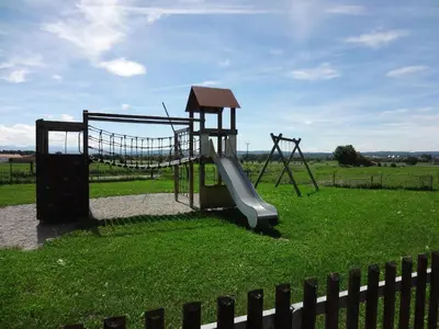 Ein Kinderspielbereich in der Unterkunft Sunny apartment in Pähl