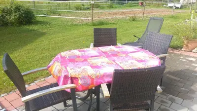 Ein Garten an der Unterkunft Ferienwohnung Am Verlorenen Bach