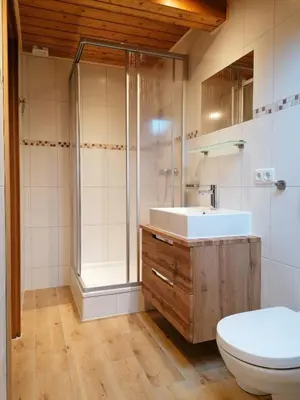 Ein Badezimmer in der Unterkunft Gästehaus Pöppl