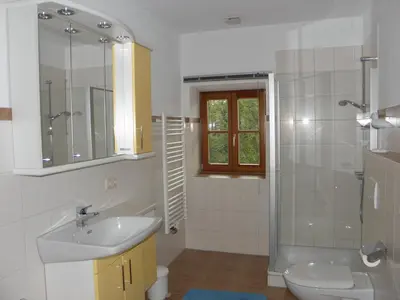 Ein Badezimmer in der Unterkunft Ferienwohnung Fritzenwenger