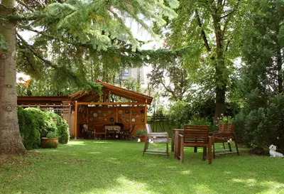 Ein Garten an der Unterkunft Arena Stadt München
