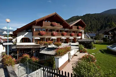 Ein allgemeiner Bergblick oder ein Berglick von des Hotels aus