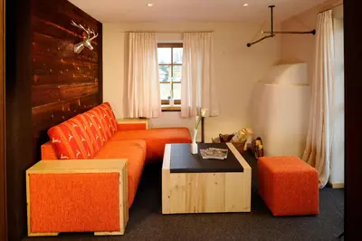 Ein Sitzbereich in der Unterkunft Landhotel zum Bad