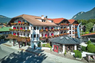 Ein allgemeiner Bergblick oder ein Berglick von des Hotels aus