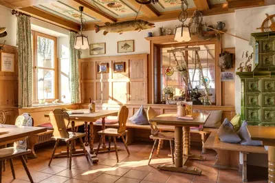 Ein Sitzbereich in der Unterkunft Hotel Seehof