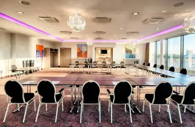 Der Geschäftsbereich oder Konferenzraum in der Unterkunft Leonardo Hotel Munich City South