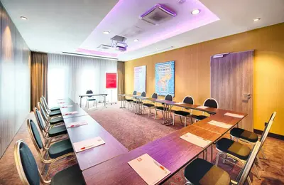 Der Geschäftsbereich oder Konferenzraum in der Unterkunft Leonardo Hotel Munich City South