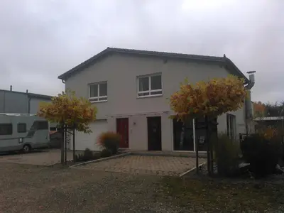 Das Gebäude in dem sich die Ferienwohnung befindet