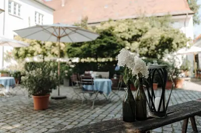 Ein Restaurant oder anderes Speiselokal in der Unterkunft Brauereigasthof & Hotel Kapplerbräu