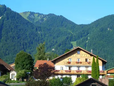 Ein allgemeiner Bergblick oder ein Berglick von der Ferienwohnung aus