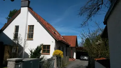 Das Gebäude in dem sich die Ferienwohnung befindet