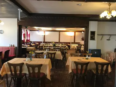 Ein Restaurant oder anderes Speiselokal in der Unterkunft Landgasthof Doldewirt