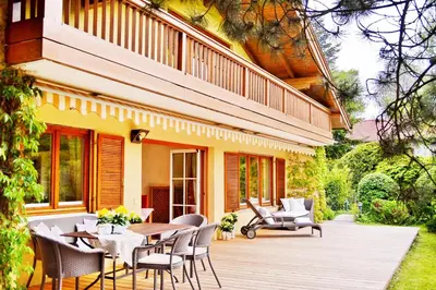 Ein Garten an der Unterkunft Chiemsee Landhaus