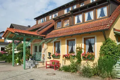 Das Gebäude in dem sich die Ferienwohnung befindet