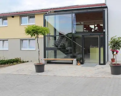 Das Gebäude in dem sich das Bed & Breakfast befindet