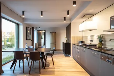 Küche/Küchenzeile in der Unterkunft Golden Ball, Exclusive Serviced Apartments Munich