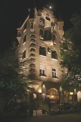 Das Gebäude in dem sich das Hotel befindet