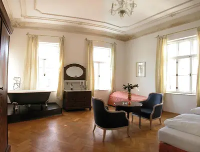 Ein Sitzbereich in der Unterkunft Hotel Mariandl