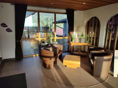 Ein Sitzbereich in der Unterkunft Hotel Sonnenbichl