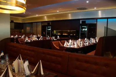 Ein Restaurant oder anderes Speiselokal in der Unterkunft Centrale Hotel und Restaurant