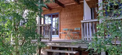 Ein Balkon oder eine Terrasse in der Unterkunft Studio im Blockhaus am Chiemsee