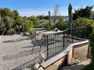 Ein Garten an der Unterkunft Chiemgau, Seeblick, Haus am Weinberg, 83370 Seeon Oberbayern