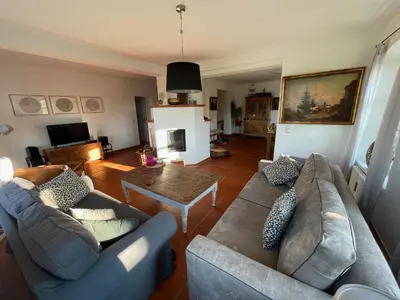 Ein Sitzbereich in der Unterkunft Chiemgau, Seeblick, Haus am Weinberg, 83370 Seeon Oberbayern