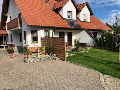 Das Gebäude in dem sich die Ferienwohnung befindet