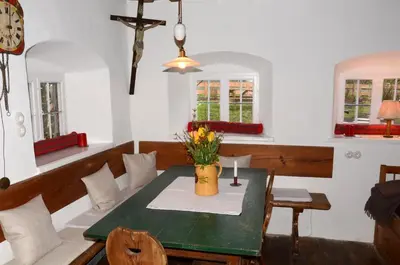 Ein Sitzbereich in der Unterkunft Windshausen 84
