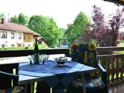 Ein Garten an der Unterkunft Appealing apartment in Bad Bayersoien with balcony